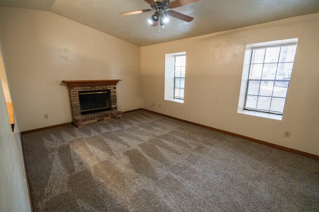 Building Photo - 1224 Brafforton Dr