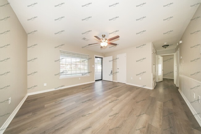 Building Photo - 2601 Yorkshire Ave