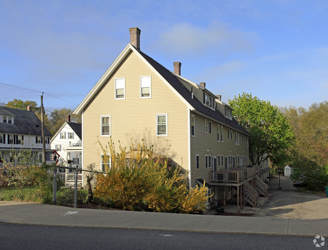 Building Photo - 38-48 D St