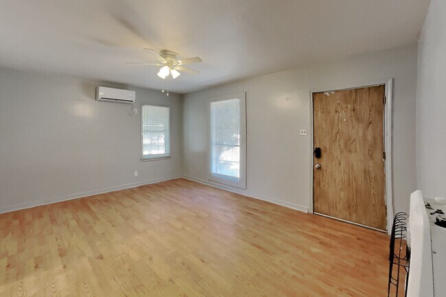 Foto del edificio - 2427 25th St