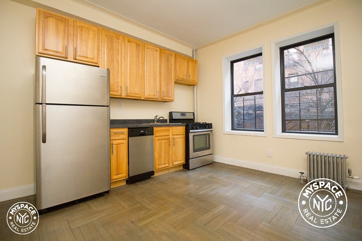 Primary Photo - 221 Linden Blvd