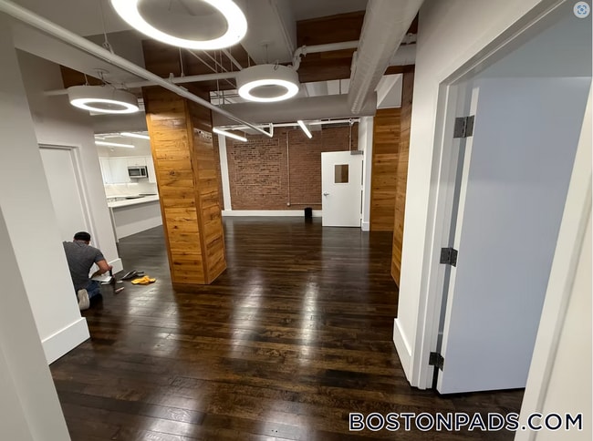 Building Photo - 190 High St