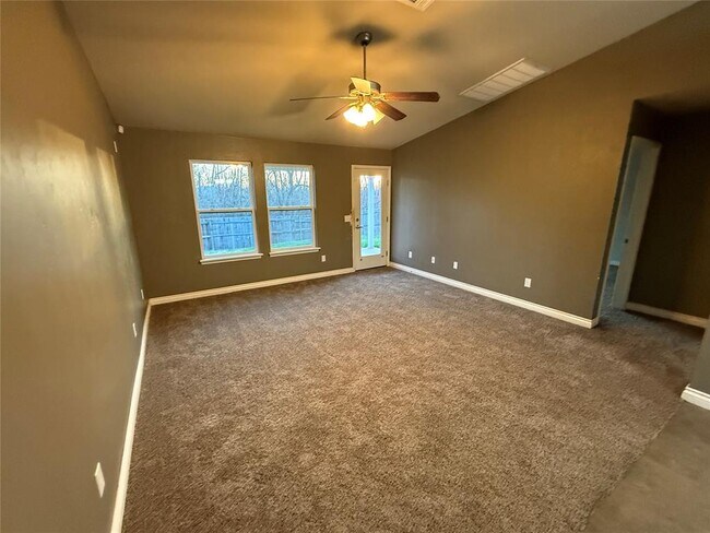 Foto del edificio - 15229 Stillwind Dr