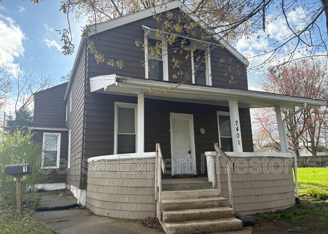 Building Photo - 2401 Miner St