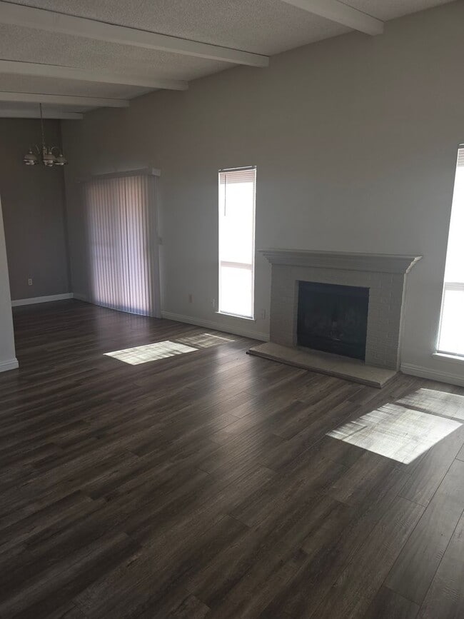 Foto del edificio - Beautiful CONDO 2 Bedroom- 2 Bath