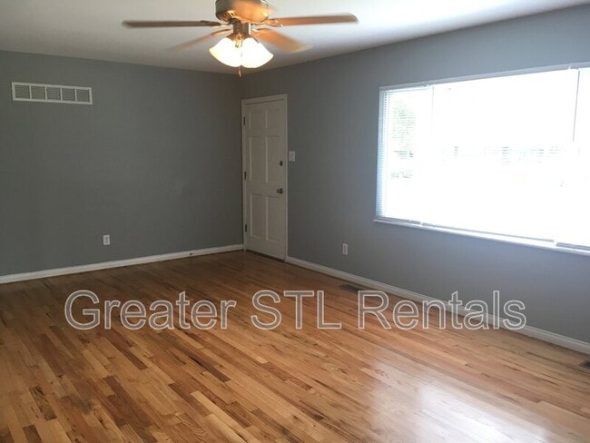 Foto del edificio - 13 Griffin Dr