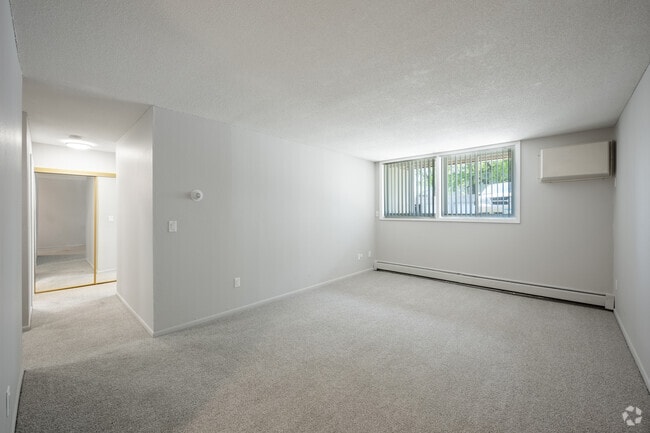 Interior Photo - Johnson Parkway