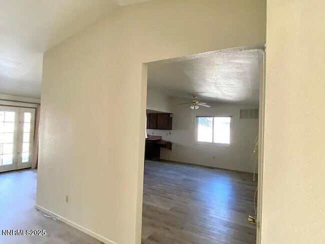 Foto del edificio - 2890 Waterfield Dr
