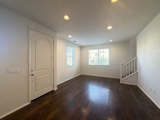 Building Photo - 206 Paseo Gusto