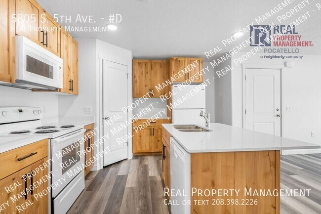 Building Photo - 5805 S 5th Ave