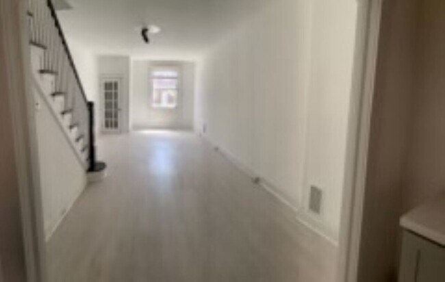 Foto del edificio - Two and a Den