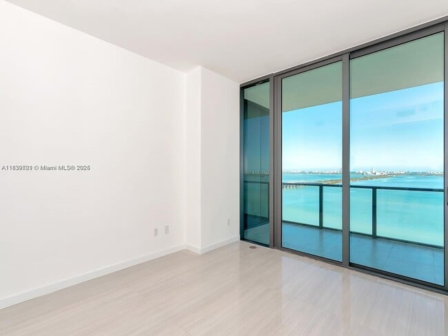 Foto del edificio - 480 NE 31st St
