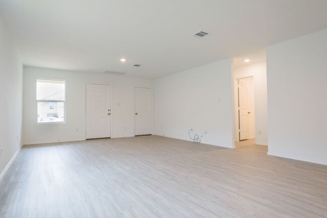 Building Photo - 4220 Revetment Way