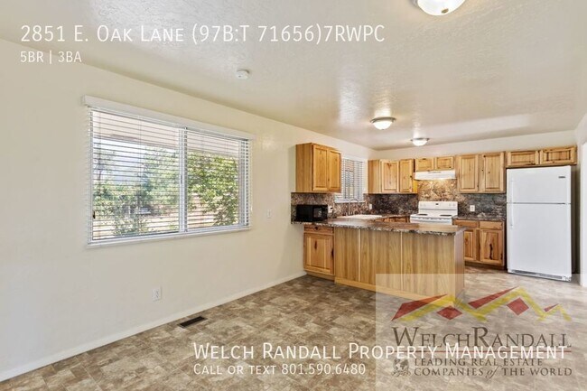 Foto del edificio - 2851 E Oak Ln