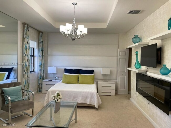 Building Photo - 4 br, 3.5 bath House - Garden Estates At T...
