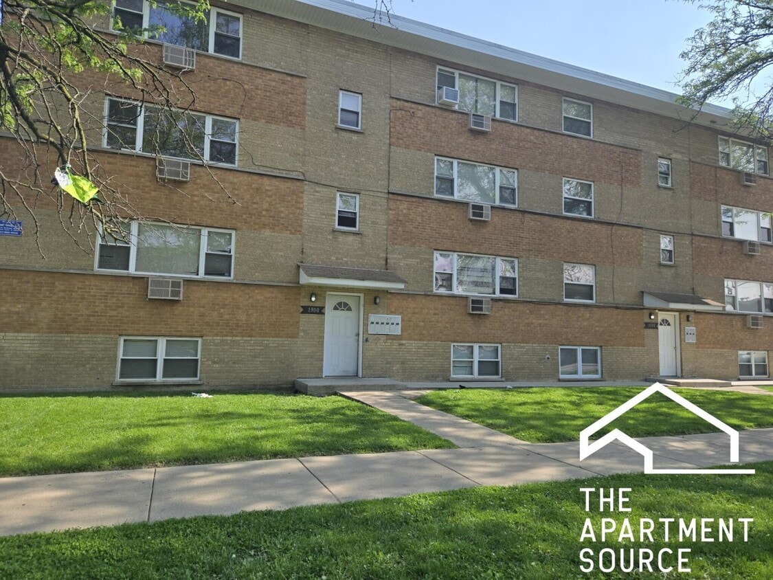 Building Photo - 1300 S 51st Ct
