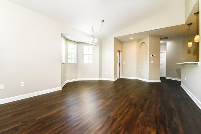 Building Photo - 311 28th St W