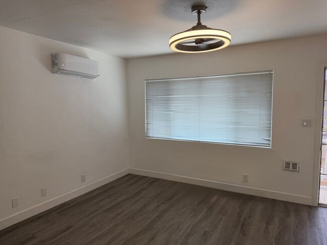Foto del edificio - 3222 42nd St