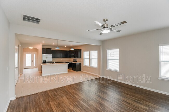 Building Photo - 10991 Haws Ln