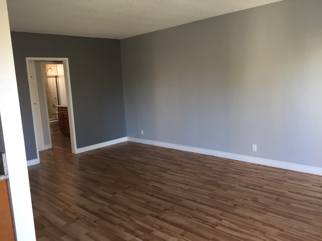 Foto del edificio - 5923 Carlton Way