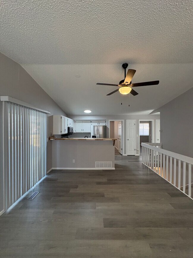 Foto del edificio - Newly Remodeled 3 Bedroom 2 Bath Home on Huge Corner Lot