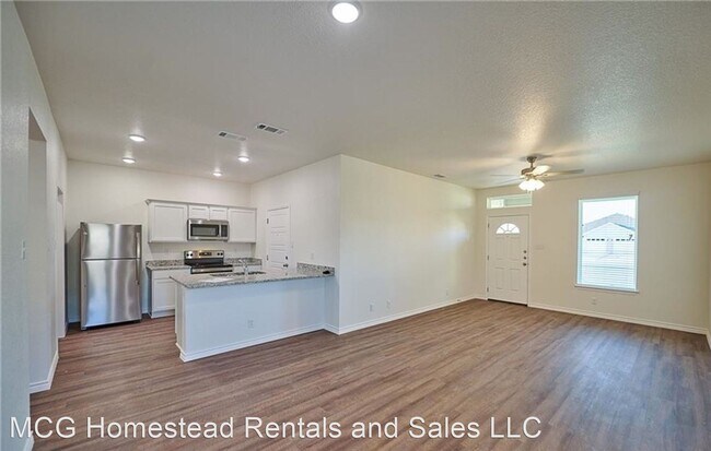 Building Photo - 3 br, 2 bath House - 1106-B Carlsberg Dr