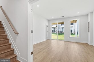 Building Photo - 42200 Shining Star Sq