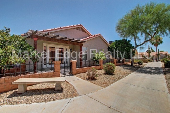 Building Photo - 1686 E Lindrick Dr