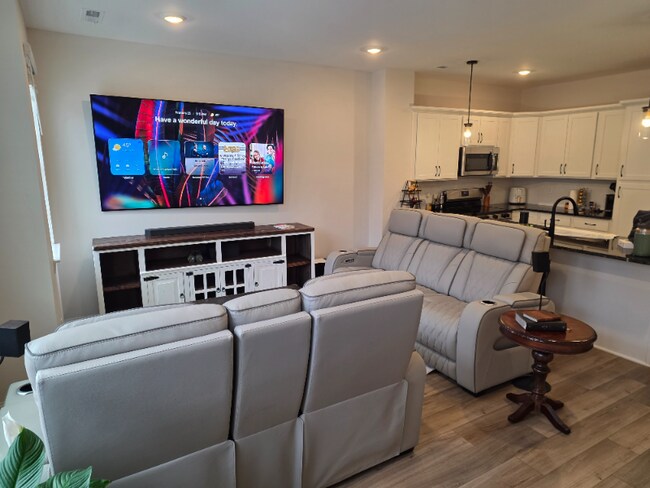 Building Photo - 703 Bespoke Wy