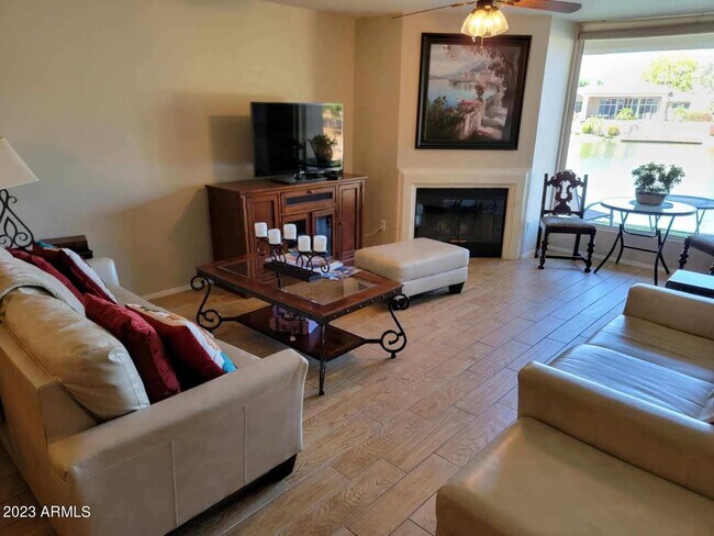 Foto del edificio - 10080 E Mountainview Lake Dr