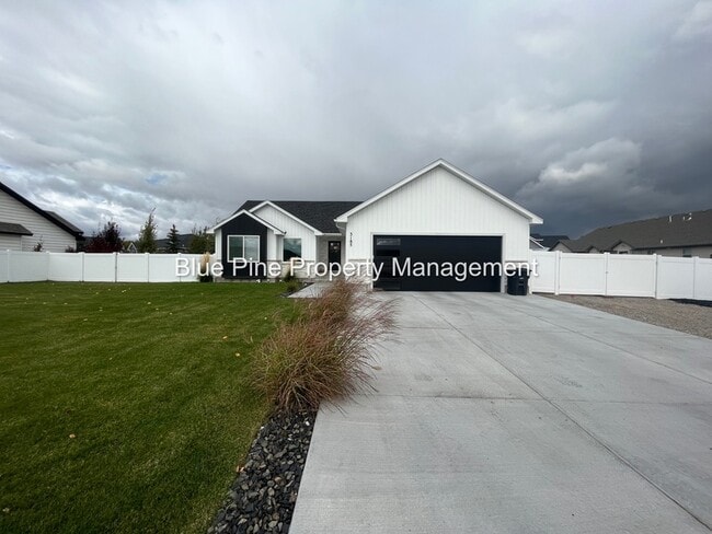 Building Photo - 3185 Greenwillow Ln