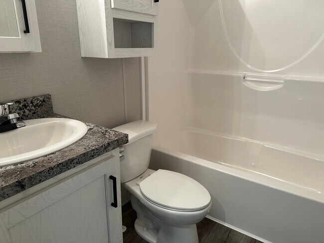 Building Photo - 503 Spanish Oak Ln