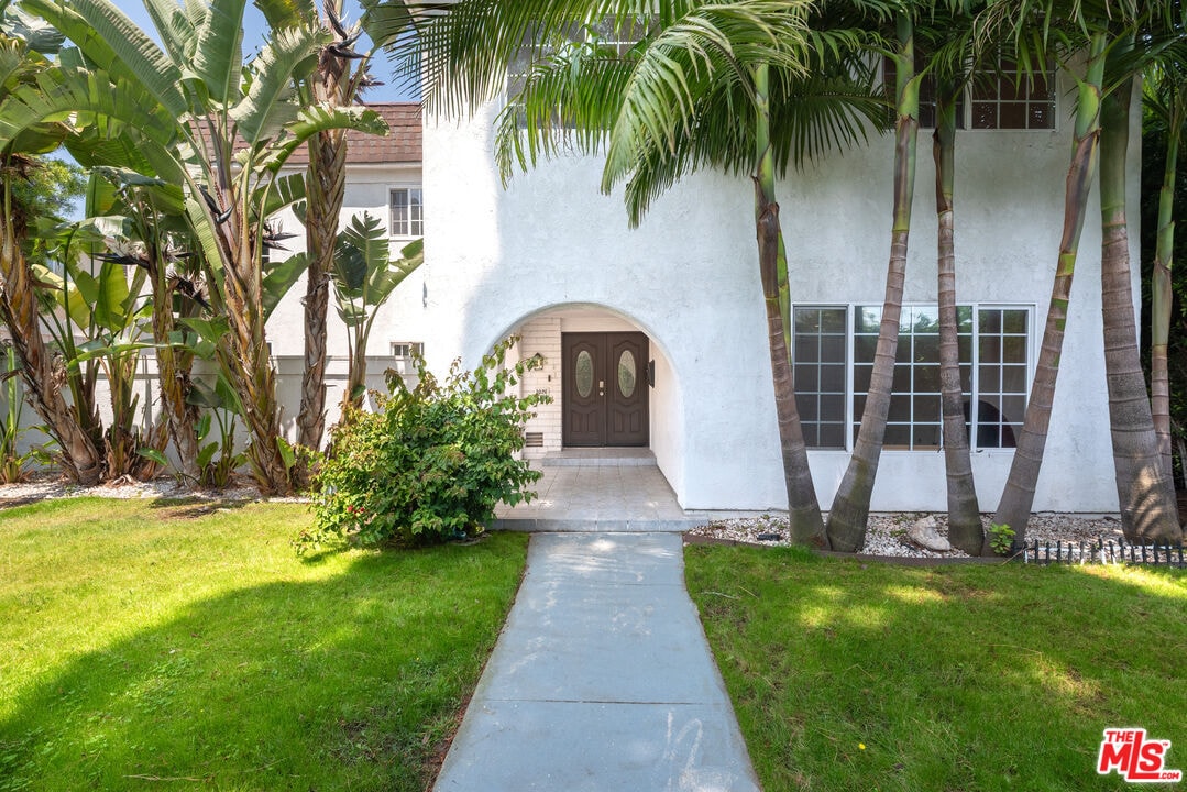 Foto principal - 3026 Inglewood Blvd