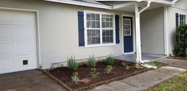 Foto del edificio - 1422 Abbeywood Ln