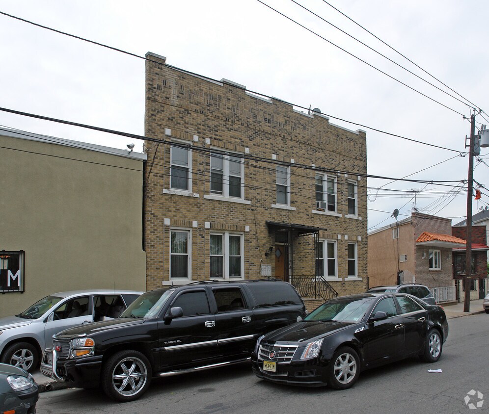 247 Malvern St, Newark, NJ 07105 Apartments in Newark, NJ