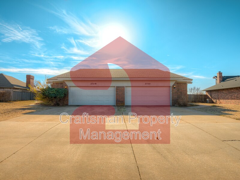 Photo - 2708 Silvertree Drive