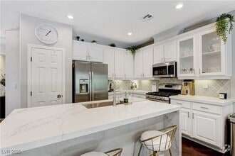 Building Photo - 937 Ambrosia Dr