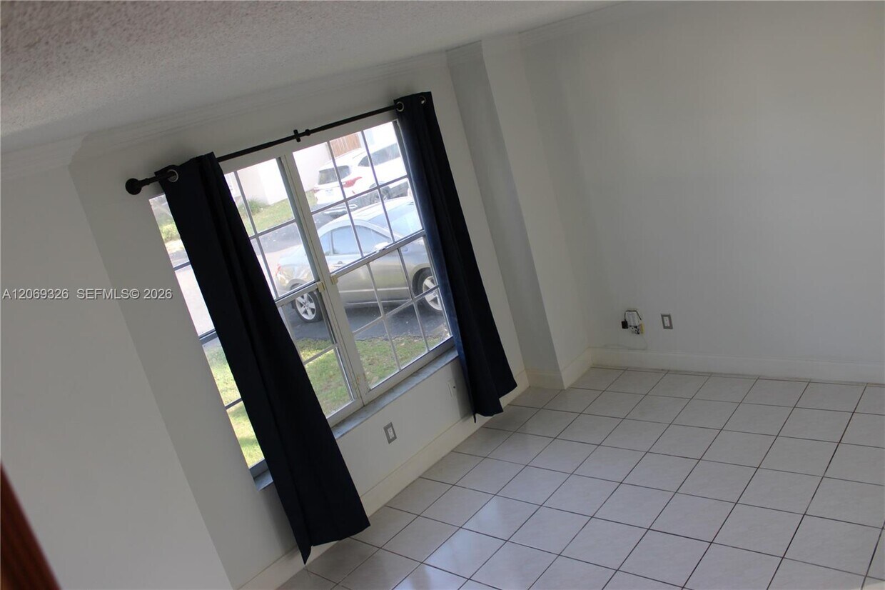 Building Photo - 15852 SW 71st Terrace