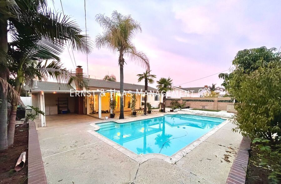 Building Photo - 10422 S Oakhaven Dr