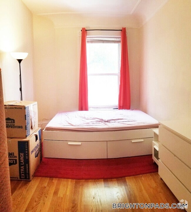 Building Photo - 511 Beacon St