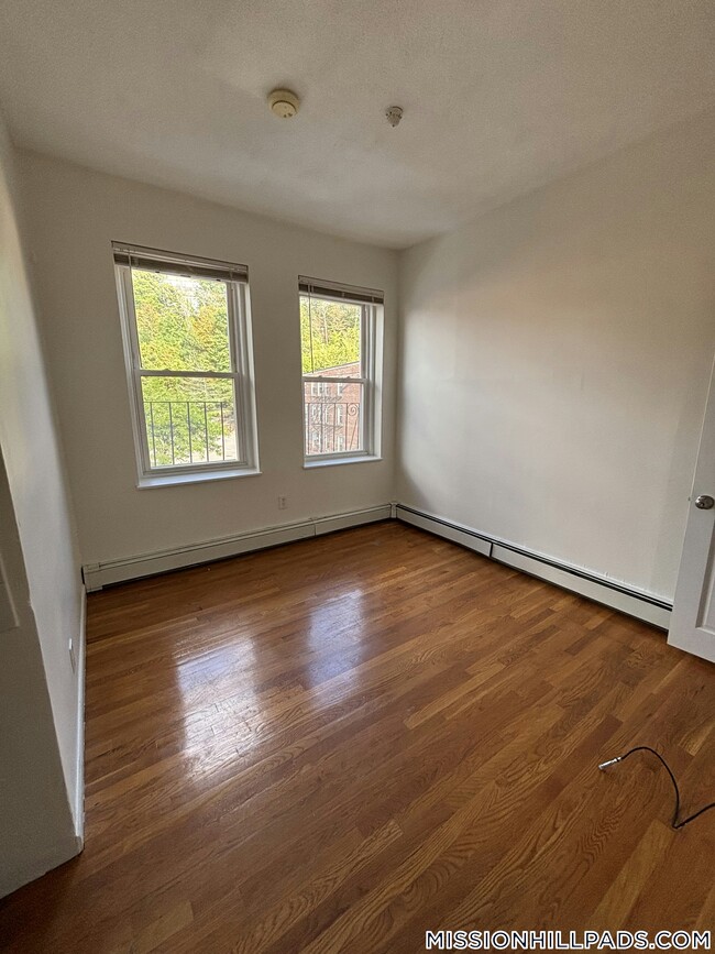 Building Photo - 49 S Huntington Ave