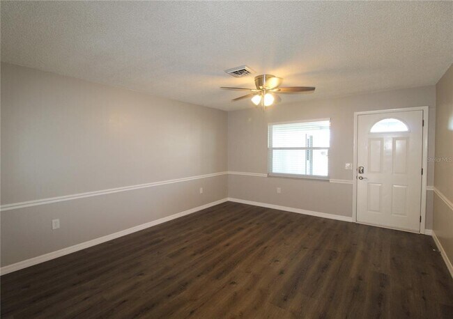 Foto del edificio - 624 BRIARWOOD Rd
