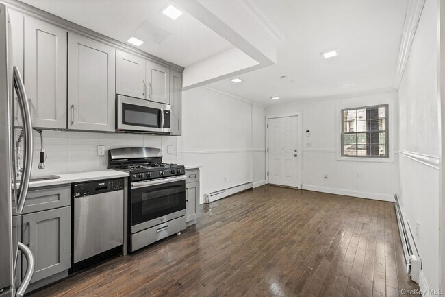 Foto del edificio - 4828 Barnes Ave