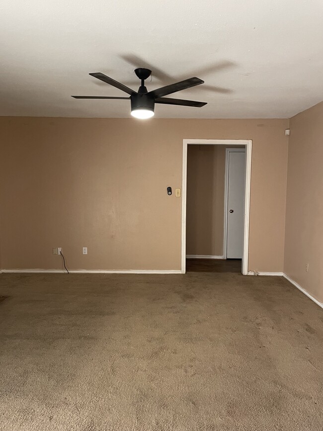 Foto del edificio - 1408 Bluffview Dr