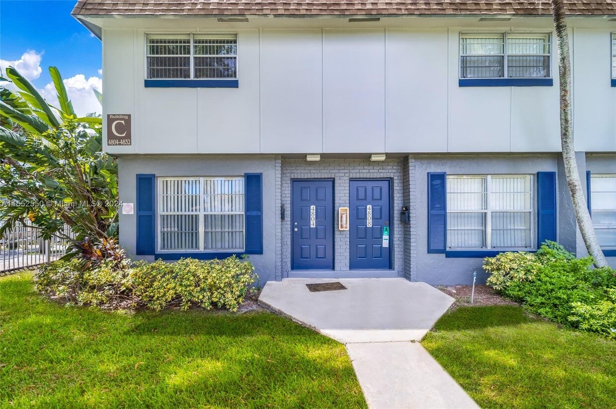 4804 NW 9th Dr, Plantation, FL 33317 Townhome Rentals in Plantation FL