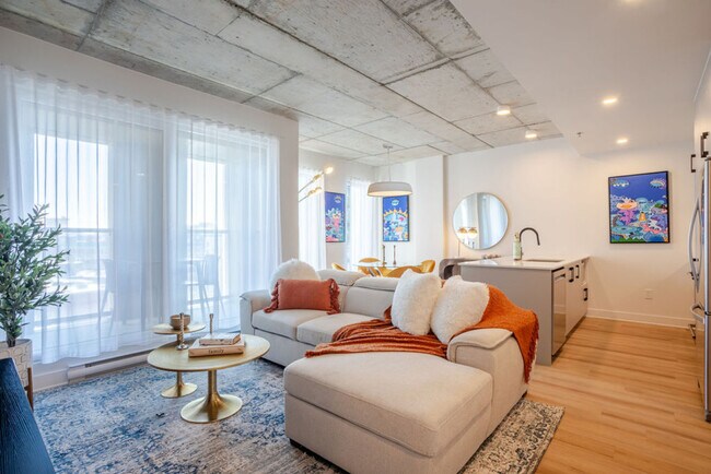 Building Photo - 450 Rue Saint-François-Xavier-SI ID1602174P