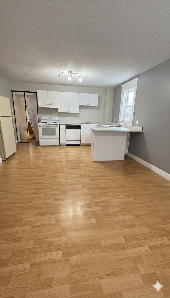 Building Photo - 37 Adeline St