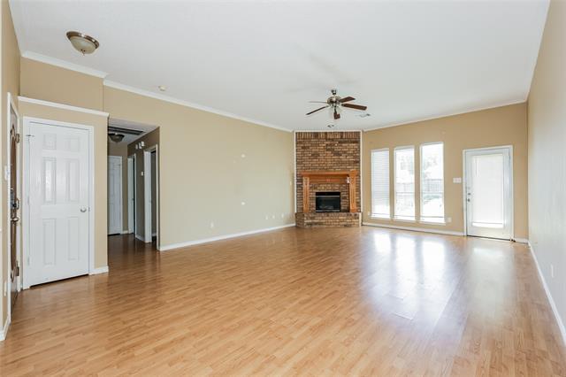 Foto del edificio - 740 Regalwood Dr