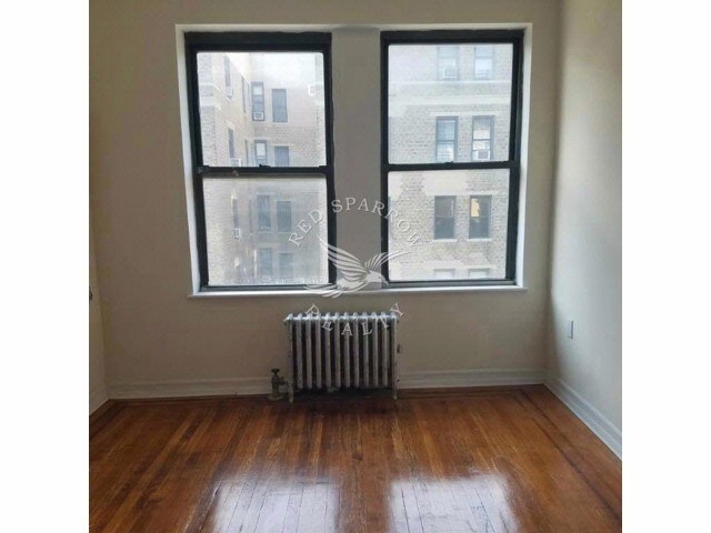 Primary Photo - 385 Fort Washington Ave