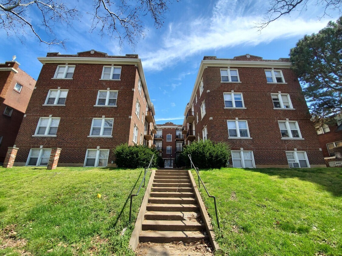 2626 S Kingshighway Blvd Unit 1E, Saint Louis, MO 63139 Apartments in
